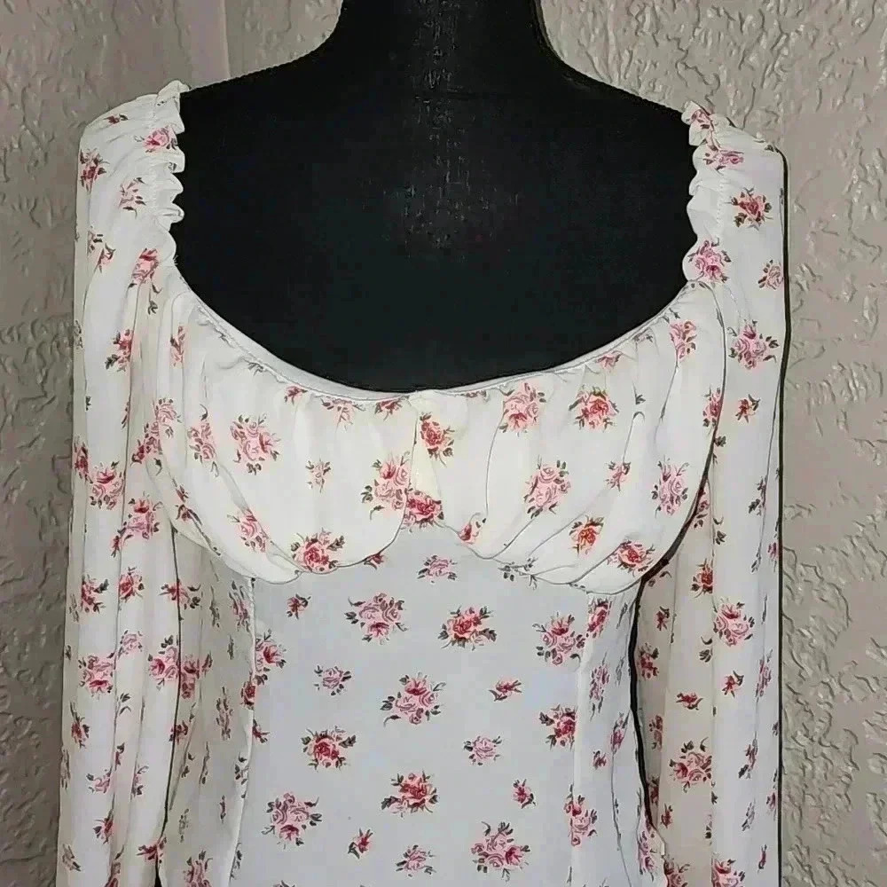 AROUND White pink floral blouse sweetheart neck - Picture 2 of 9